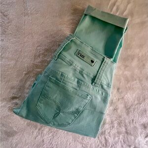 YMI 3-BUTTON WANNABETTABUTT SKINNY JEANS (7) Excellent Condition!